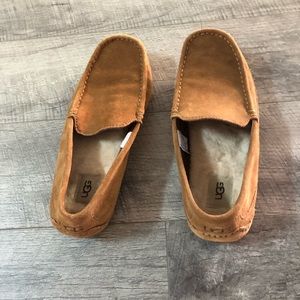 UGGS Ascot Tan Suede Shoes ( Men’s size 10 )